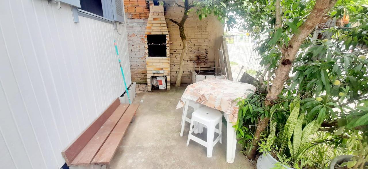הוילה Casa De 2 Quartos Com 2 Ares-Condicionados Em Torres-Rs - Na Mais Bela Praia Gaucha - Cozinha - Banheiro - Tv Smart 32 E Wi-Fi - Estacionamento - Anfitria Superhost No Bnb מראה חיצוני תמונה