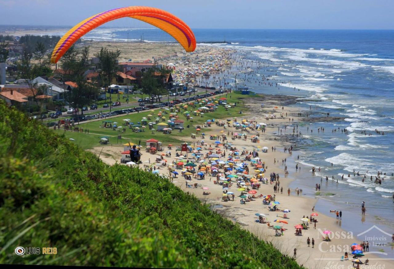 הוילה Casa De 2 Quartos Com 2 Ares-Condicionados Em Torres-Rs - Na Mais Bela Praia Gaucha - Cozinha - Banheiro - Tv Smart 32 E Wi-Fi - Estacionamento - Anfitria Superhost No Bnb מראה חיצוני תמונה