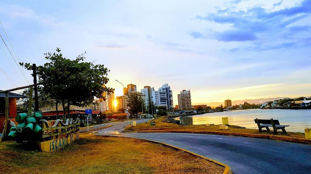 הוילה Casa De 2 Quartos Com 2 Ares-Condicionados Em Torres-Rs - Na Mais Bela Praia Gaucha - Cozinha - Banheiro - Tv Smart 32 E Wi-Fi - Estacionamento - Anfitria Superhost No Bnb מראה חיצוני תמונה