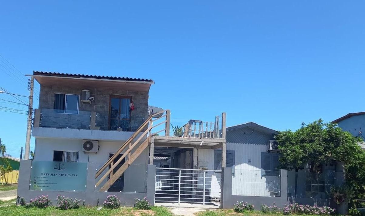 הוילה Casa De 2 Quartos Com 2 Ares-Condicionados Em Torres-Rs - Na Mais Bela Praia Gaucha - Cozinha - Banheiro - Tv Smart 32 E Wi-Fi - Estacionamento - Anfitria Superhost No Bnb מראה חיצוני תמונה