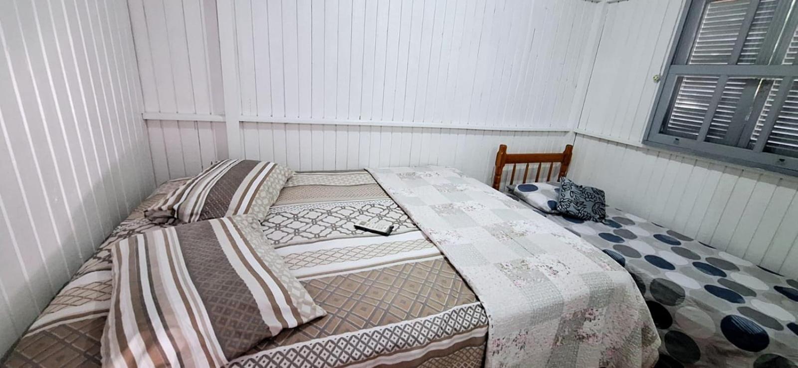 הוילה Casa De 2 Quartos Com 2 Ares-Condicionados Em Torres-Rs - Na Mais Bela Praia Gaucha - Cozinha - Banheiro - Tv Smart 32 E Wi-Fi - Estacionamento - Anfitria Superhost No Bnb מראה חיצוני תמונה