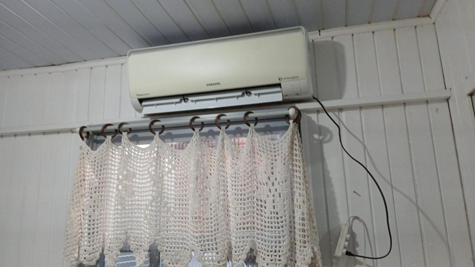 הוילה Casa De 2 Quartos Com 2 Ares-Condicionados Em Torres-Rs - Na Mais Bela Praia Gaucha - Cozinha - Banheiro - Tv Smart 32 E Wi-Fi - Estacionamento - Anfitria Superhost No Bnb מראה חיצוני תמונה
